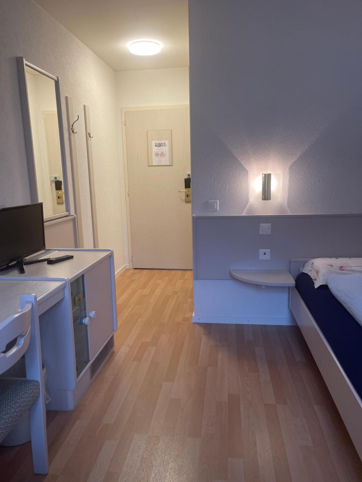 Hotel Les Berges Chippis Экстерьер фото