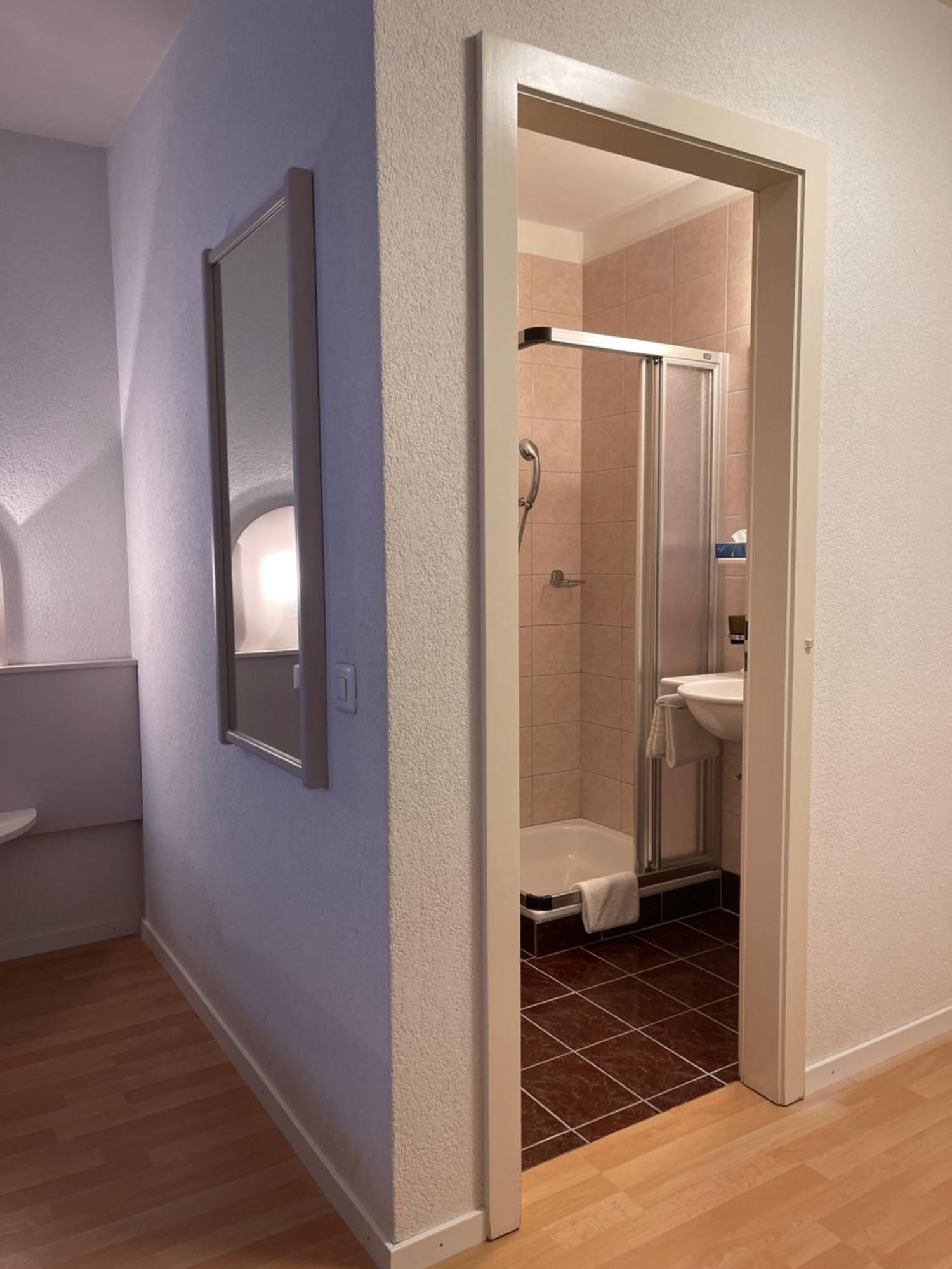 Hotel Les Berges Chippis Экстерьер фото