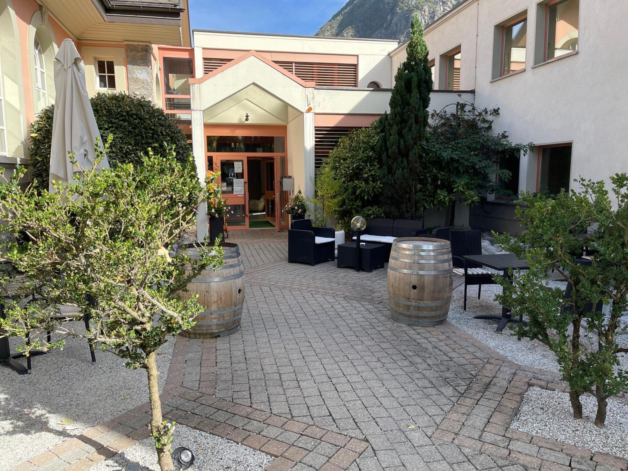 Hotel Les Berges Chippis Экстерьер фото