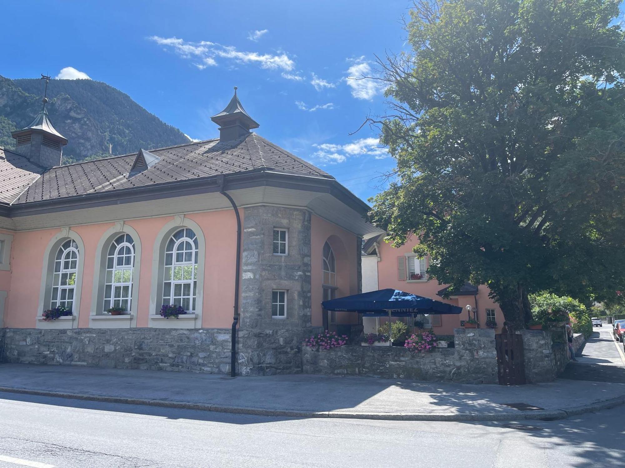 Hotel Les Berges Chippis Экстерьер фото